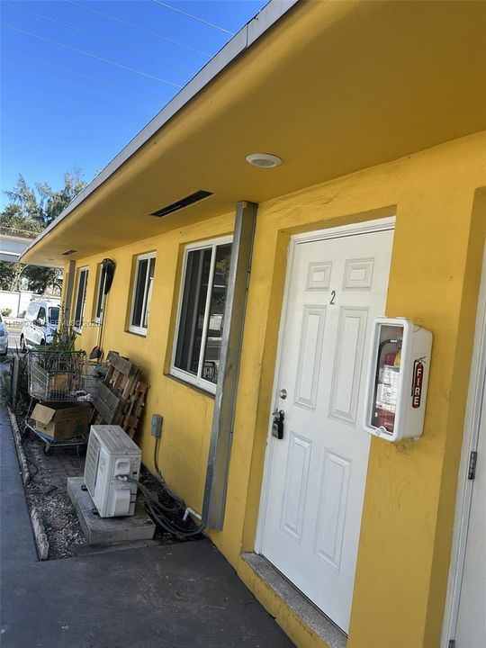 Activo con contrato: $1,750 (1 camas, 1 baños, 2808 Pies cuadrados)