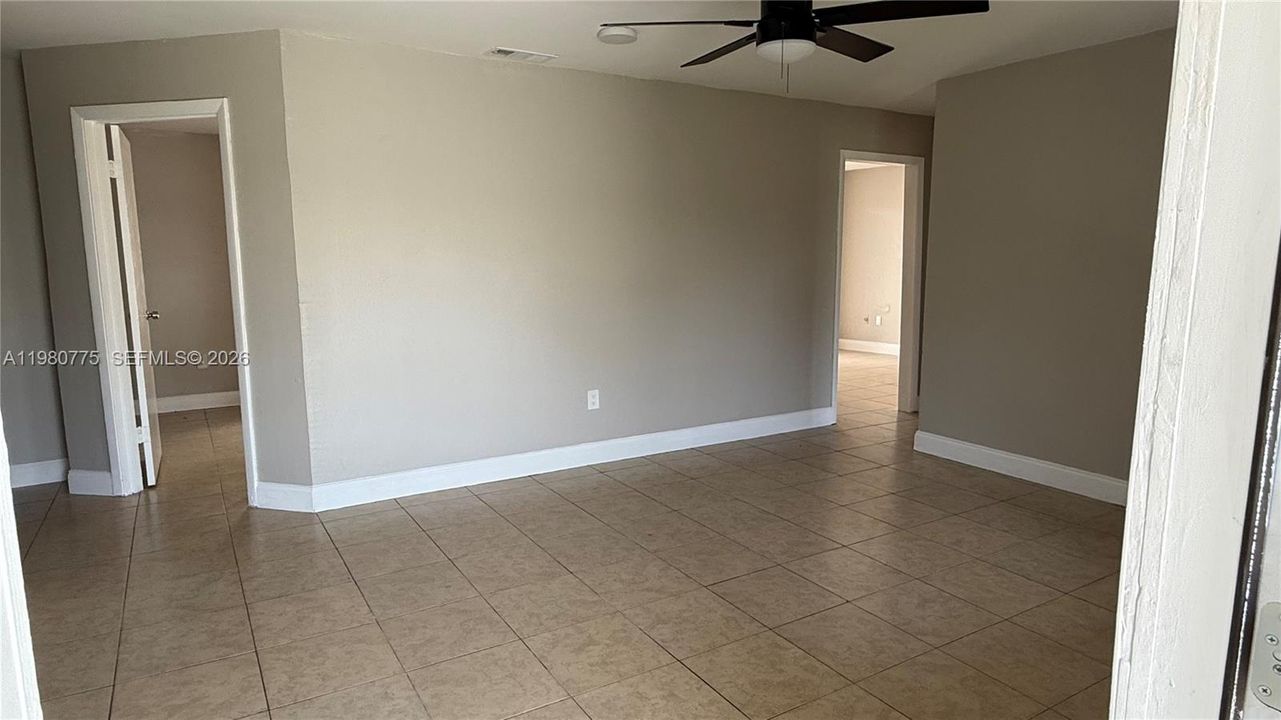 待售: $1,090,000 (0 贝兹, 0 浴室, 3208 平方英尺)