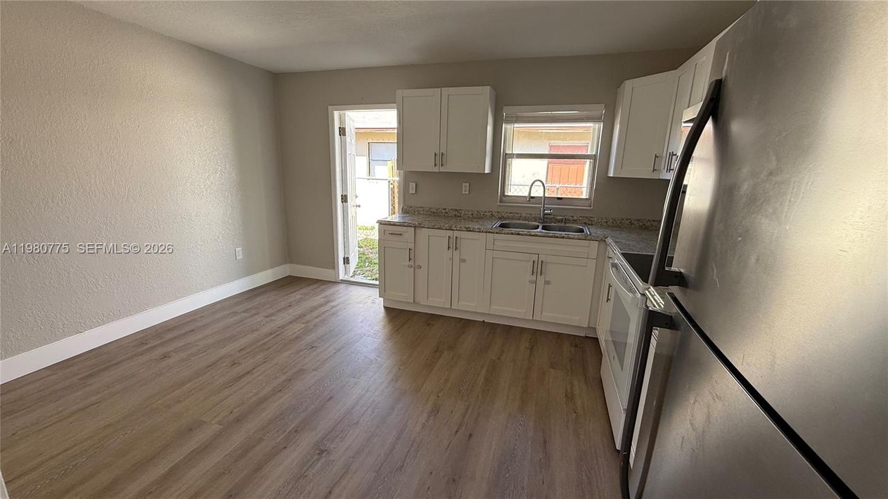 待售: $1,090,000 (0 贝兹, 0 浴室, 3208 平方英尺)