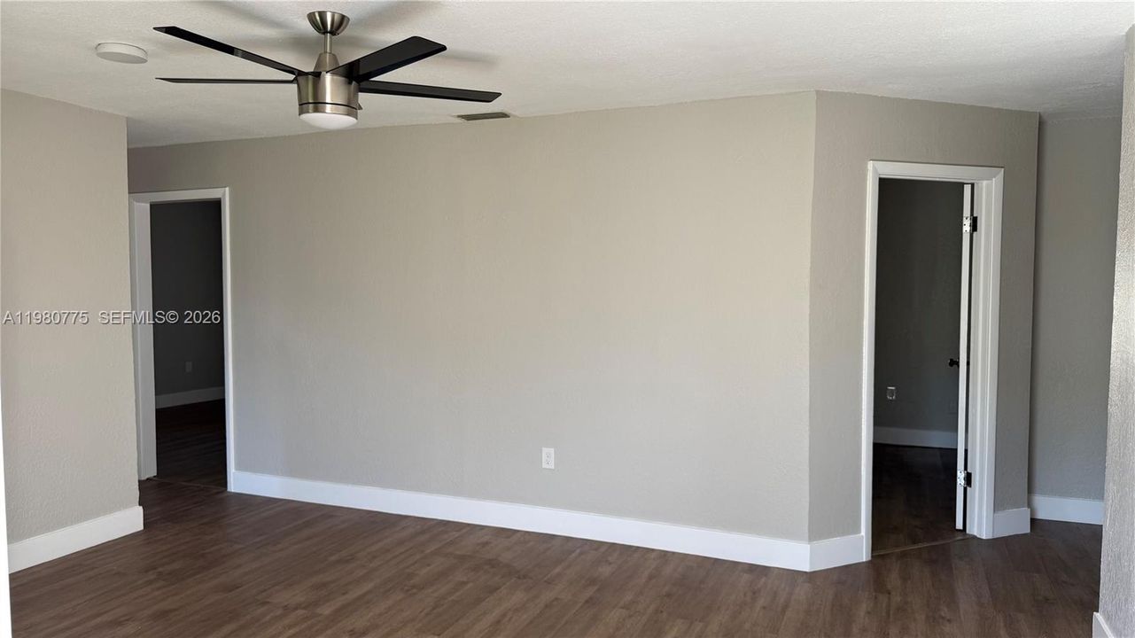 待售: $1,090,000 (0 贝兹, 0 浴室, 3208 平方英尺)