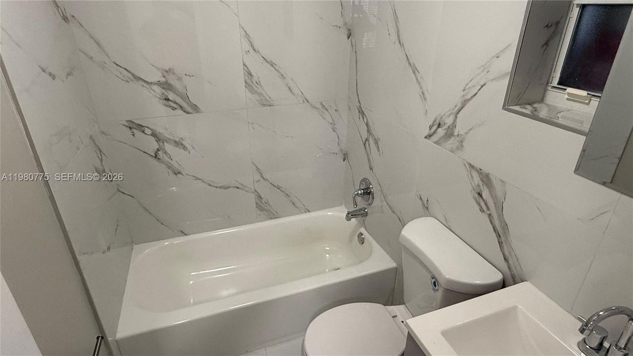 待售: $1,090,000 (0 贝兹, 0 浴室, 3208 平方英尺)