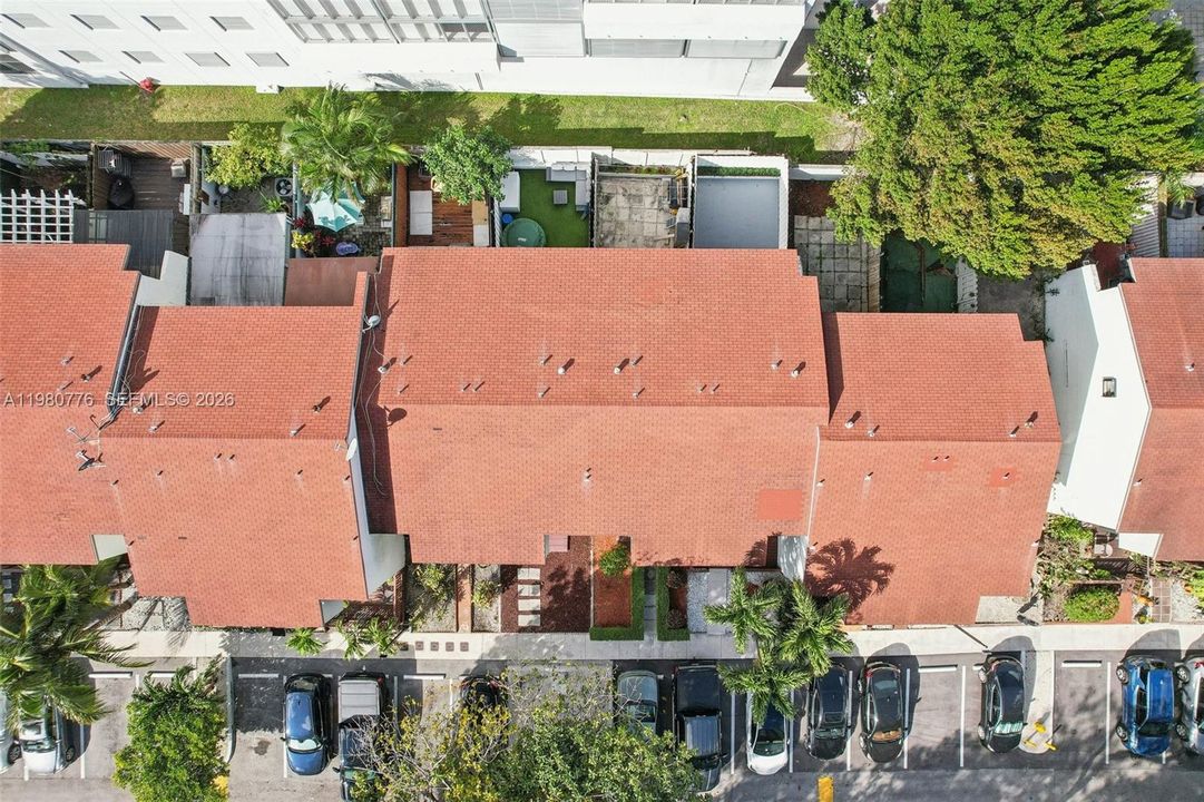 На продажу: $399,000 (2 спален, 1 ванн, 1000 Квадратных фут)