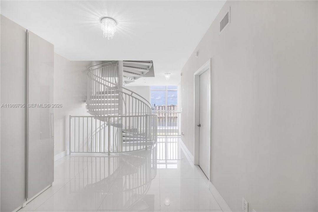 For Sale: $2,030,000 (4 beds, 4 baths, 3088 Square Feet)
