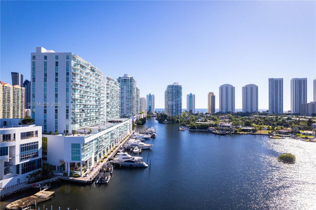 For Sale: $2,030,000 (4 beds, 4 baths, 3088 Square Feet)