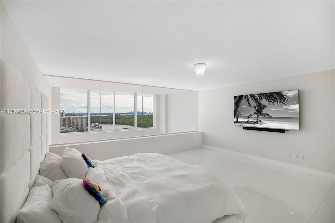 For Sale: $2,030,000 (4 beds, 4 baths, 3088 Square Feet)