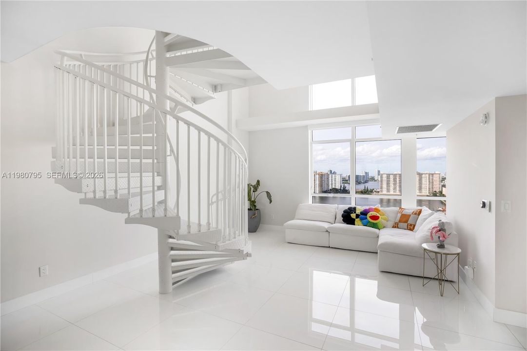 For Sale: $2,030,000 (4 beds, 4 baths, 3088 Square Feet)