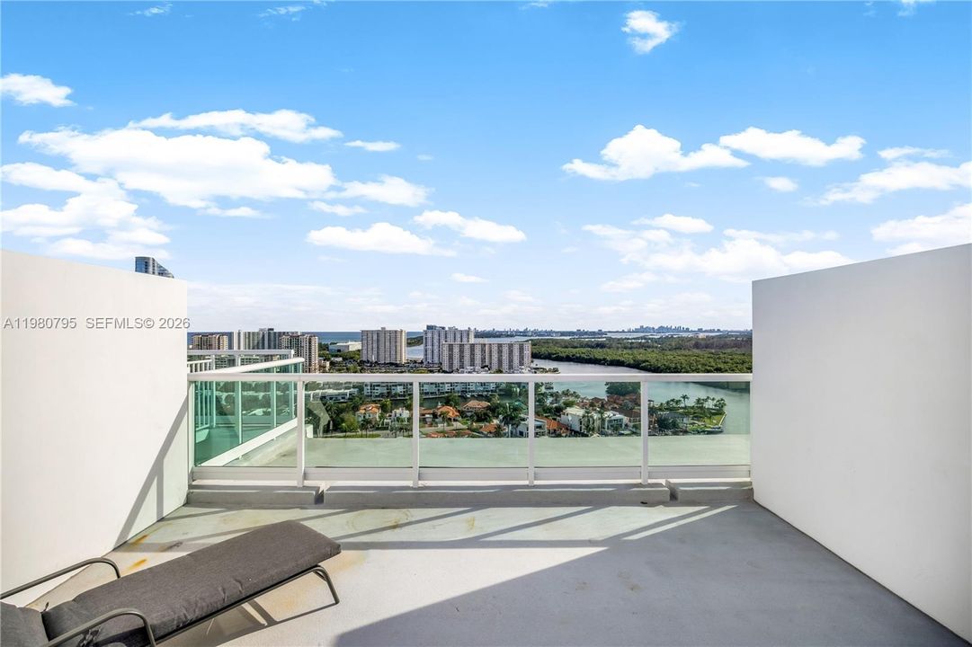 For Sale: $2,030,000 (4 beds, 4 baths, 3088 Square Feet)