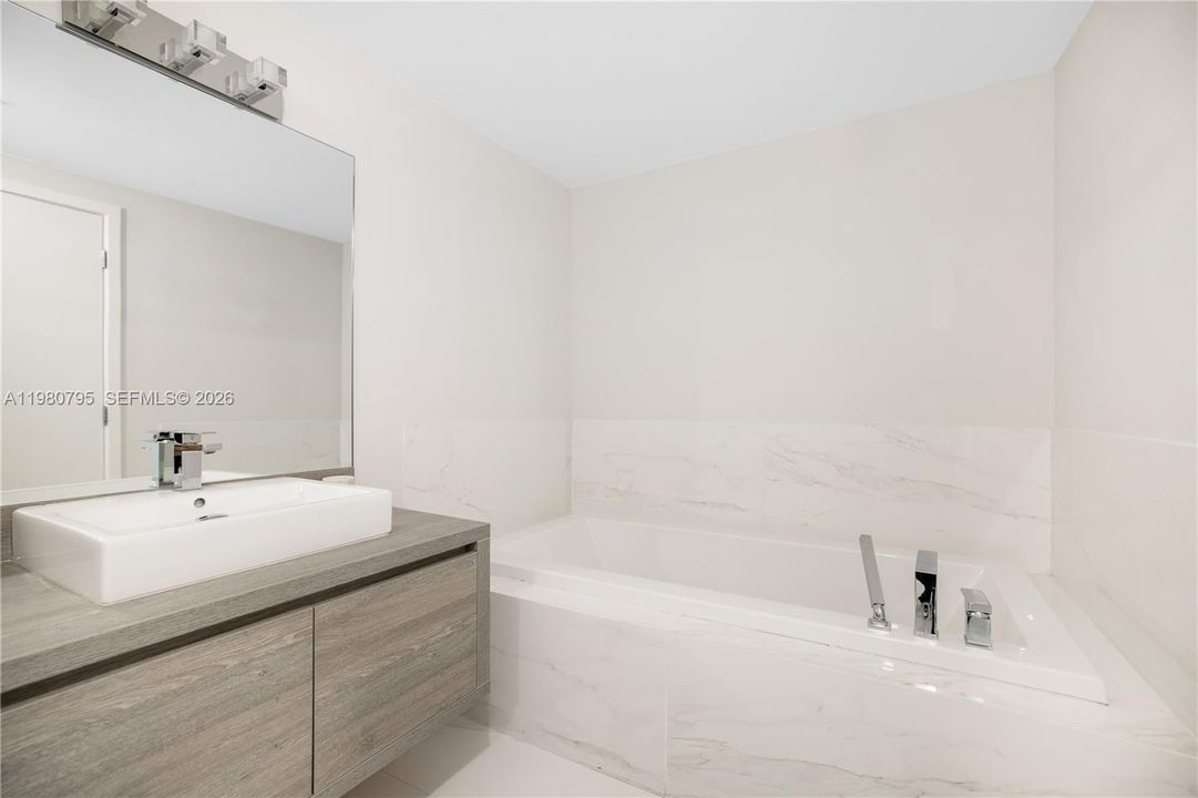 For Sale: $2,030,000 (4 beds, 4 baths, 3088 Square Feet)