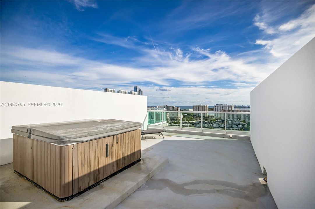 For Sale: $2,030,000 (4 beds, 4 baths, 3088 Square Feet)