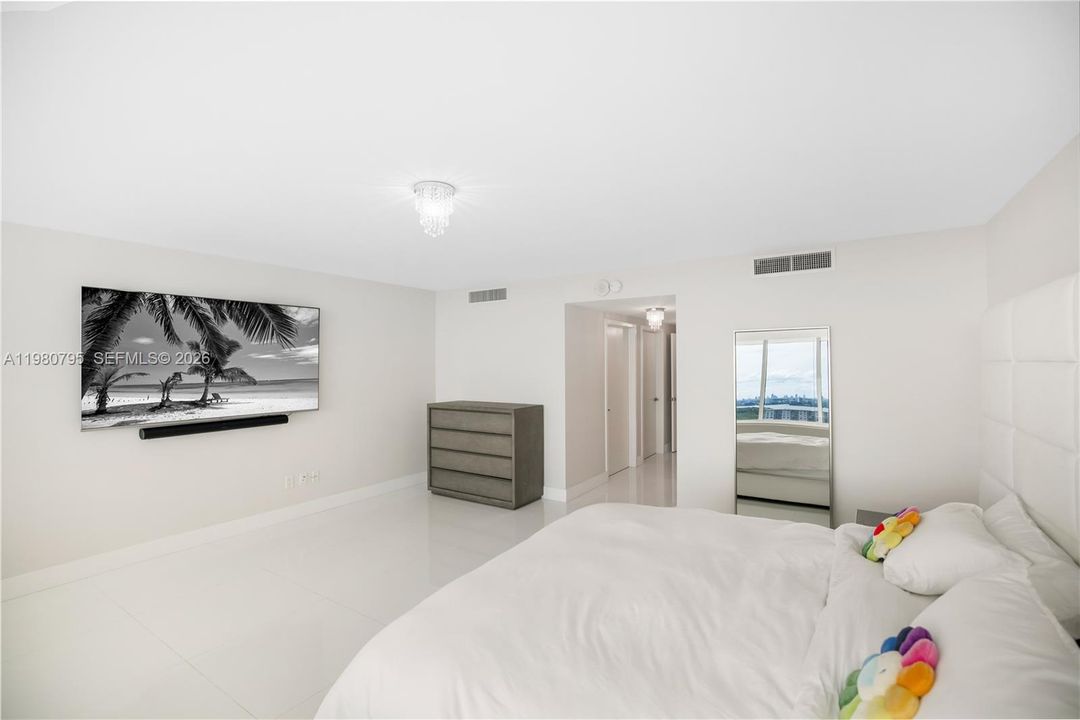 For Sale: $2,030,000 (4 beds, 4 baths, 3088 Square Feet)