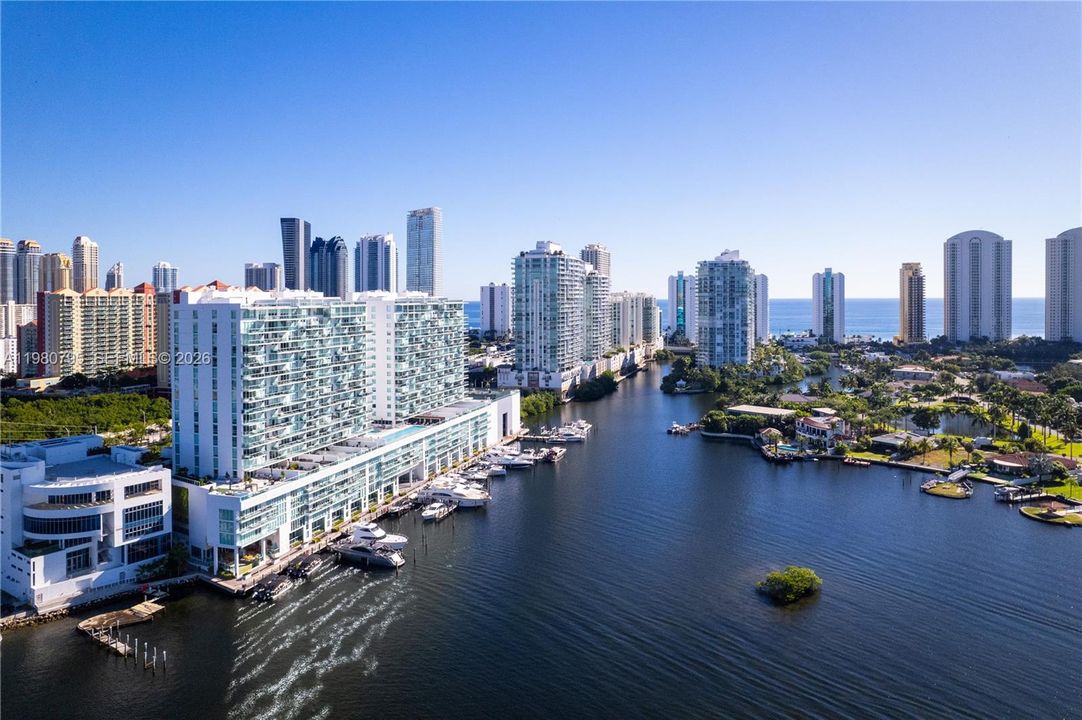 For Sale: $2,030,000 (4 beds, 4 baths, 3088 Square Feet)
