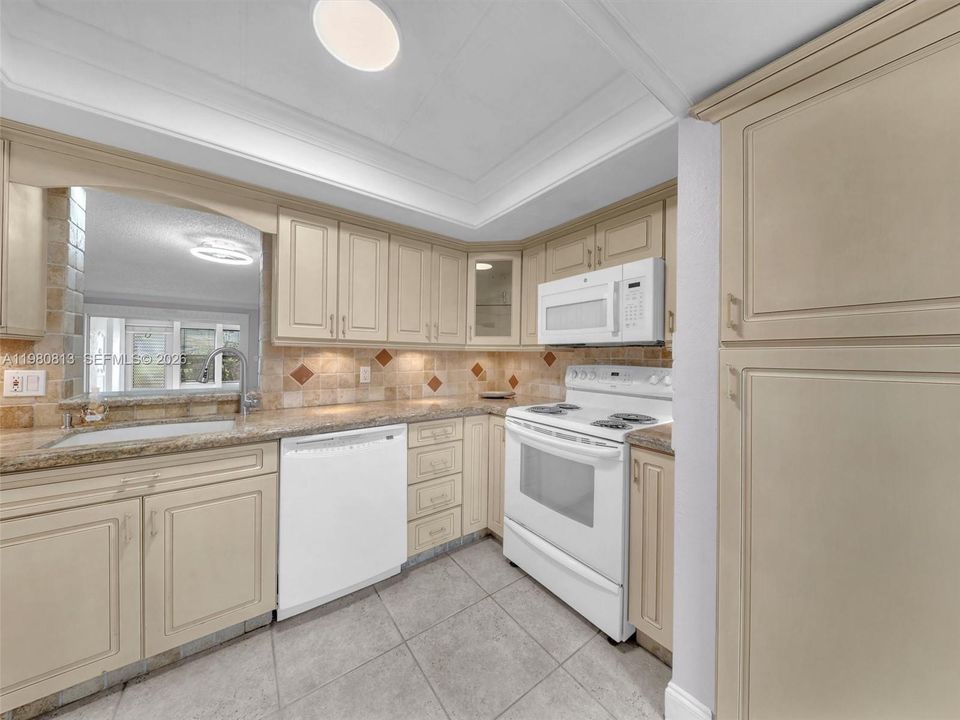 En Venta: $75,000 (1 camas, 2 baños, 912 Pies cuadrados)