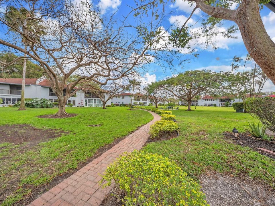 En Venta: $75,000 (1 camas, 2 baños, 912 Pies cuadrados)