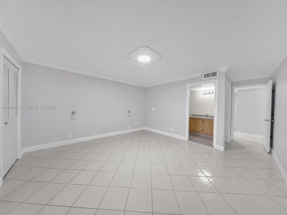 En Venta: $75,000 (1 camas, 2 baños, 912 Pies cuadrados)