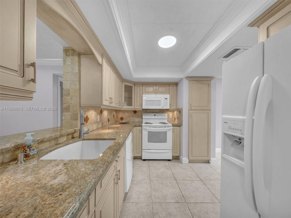 En Venta: $75,000 (1 camas, 2 baños, 912 Pies cuadrados)