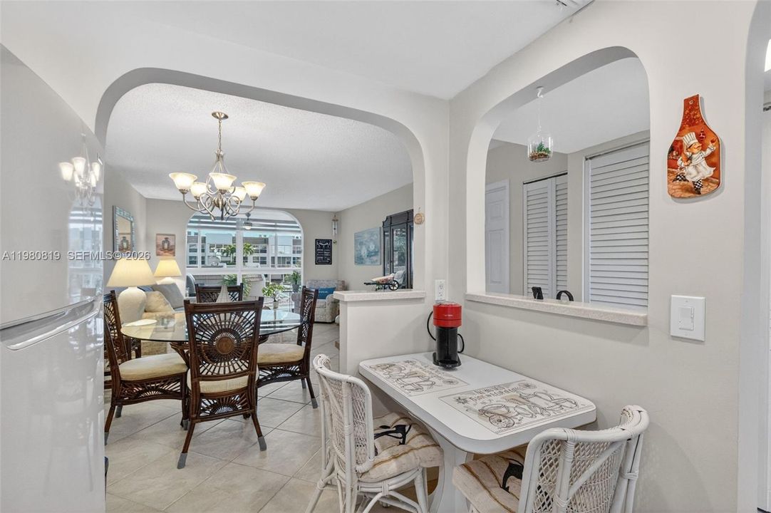 For Sale: $109,000 (1 beds, 1 baths, 720 Square Feet)
