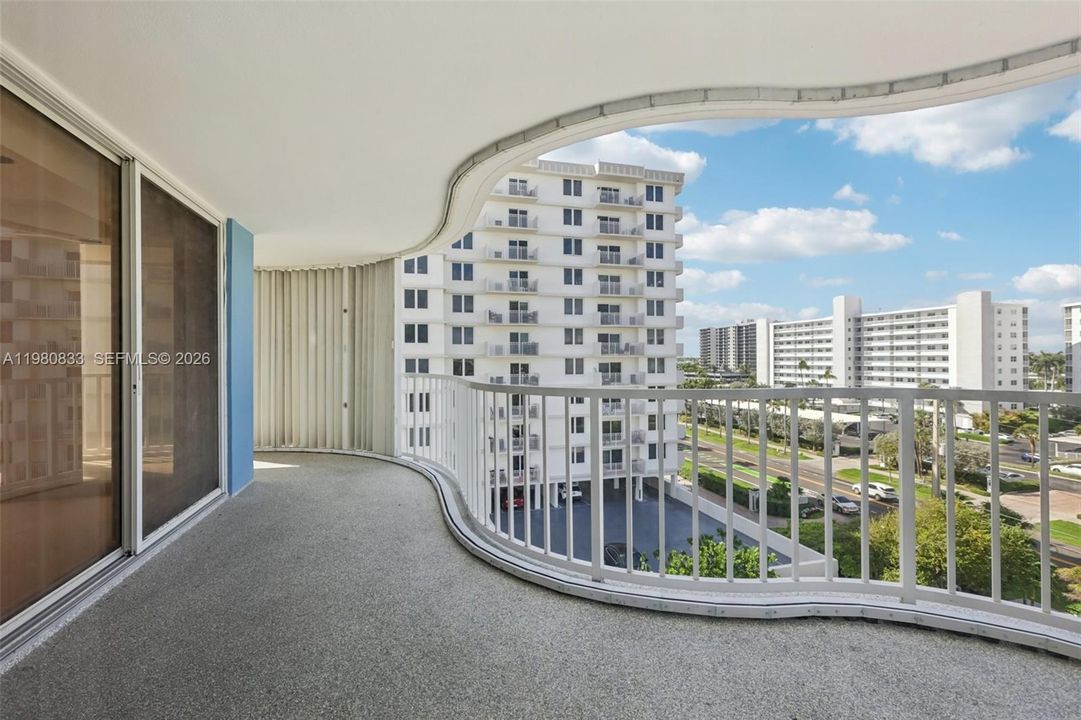 Vendido Recientemente: $1,199,000 (3 camas, 4 baños, 2552 Pies cuadrados)