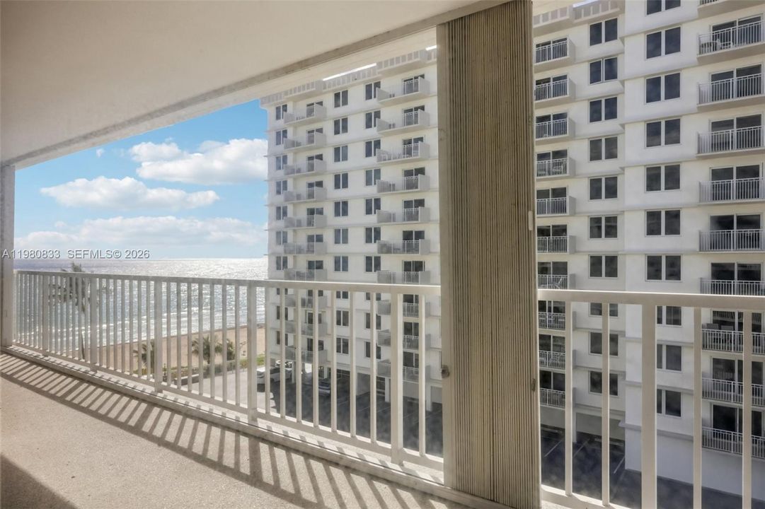 Vendido Recientemente: $1,199,000 (3 camas, 4 baños, 2552 Pies cuadrados)