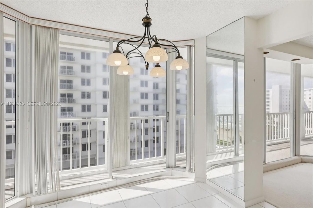 Vendido Recientemente: $1,199,000 (3 camas, 4 baños, 2552 Pies cuadrados)