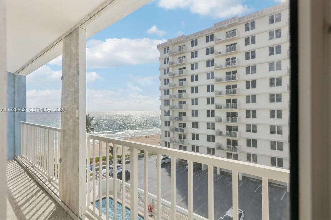 Vendido Recientemente: $1,199,000 (3 camas, 4 baños, 2552 Pies cuadrados)