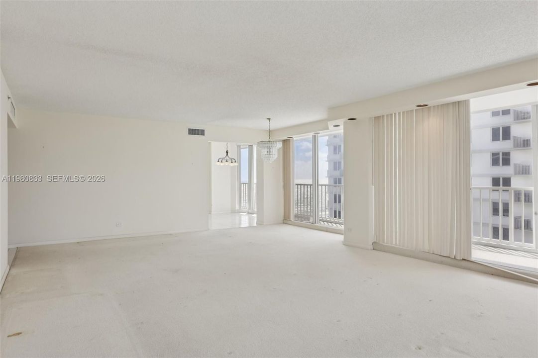 Vendido Recientemente: $1,199,000 (3 camas, 4 baños, 2552 Pies cuadrados)