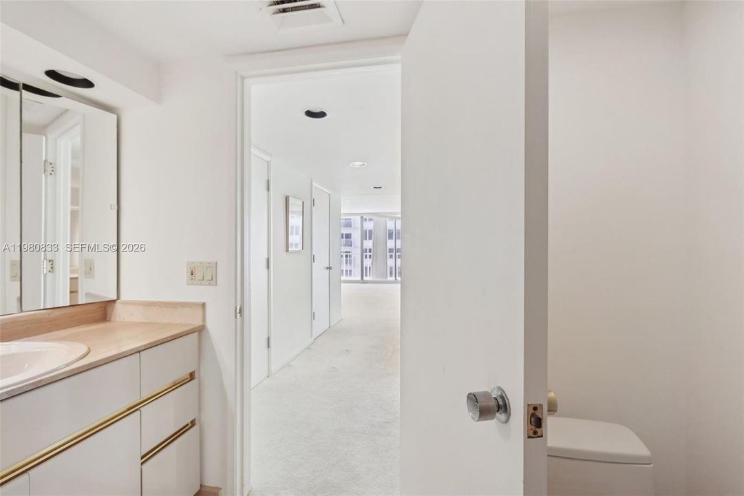 Vendido Recientemente: $1,199,000 (3 camas, 4 baños, 2552 Pies cuadrados)