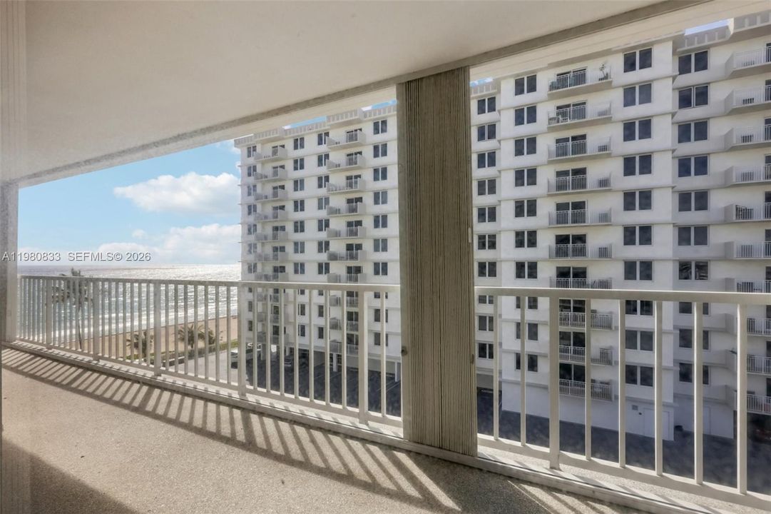 Vendido Recientemente: $1,199,000 (3 camas, 4 baños, 2552 Pies cuadrados)