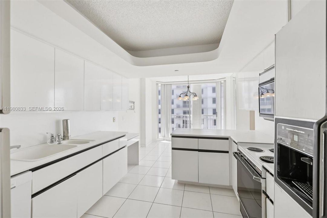 Vendido Recientemente: $1,199,000 (3 camas, 4 baños, 2552 Pies cuadrados)