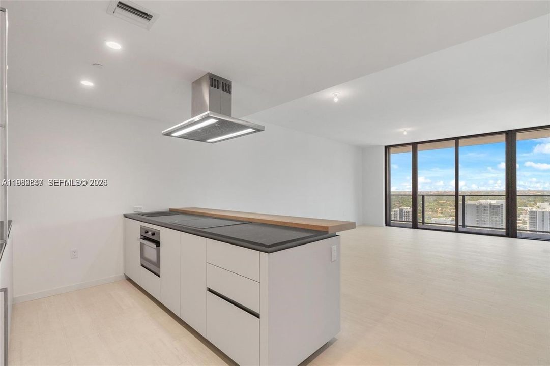 En Venta: $814,000 (1 camas, 1 baños, 839 Pies cuadrados)