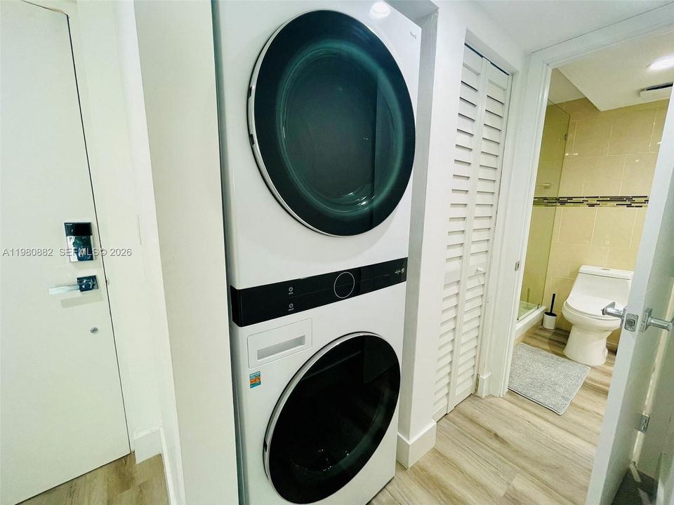 Под контрактом: $225,000 (1 спален, 1 ванн, 641 Квадратных фут)