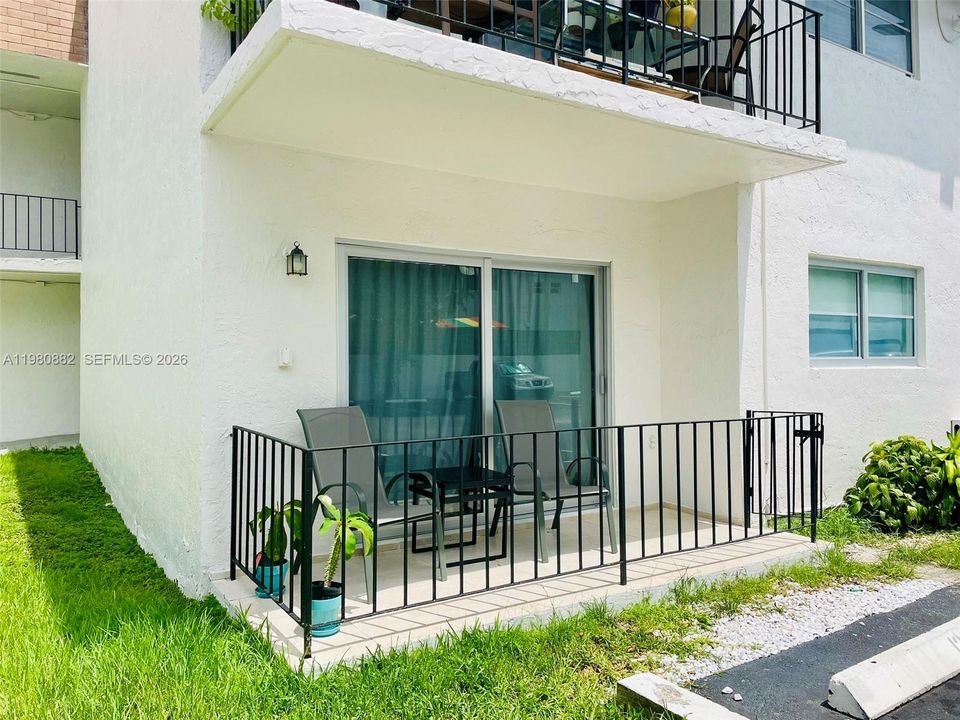 Под контрактом: $225,000 (1 спален, 1 ванн, 641 Квадратных фут)