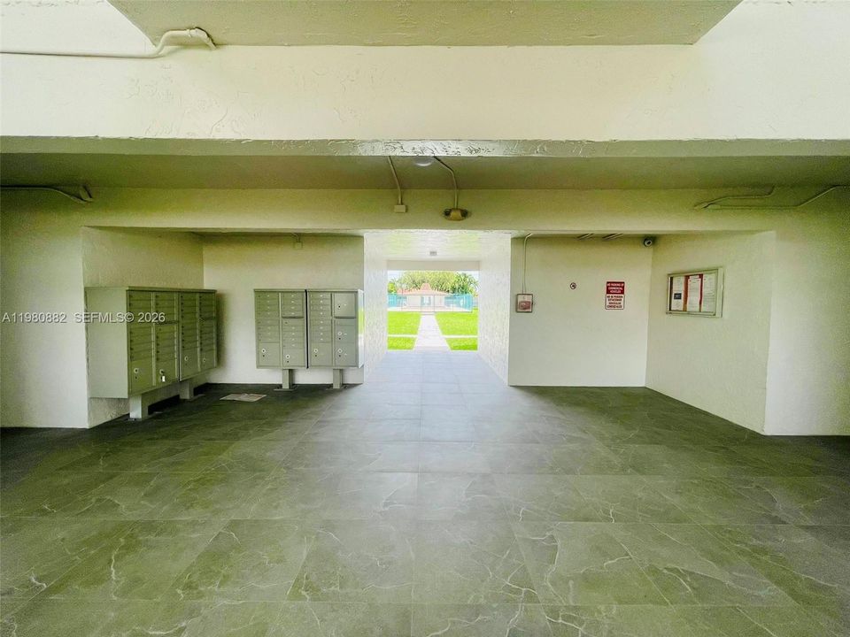 Под контрактом: $225,000 (1 спален, 1 ванн, 641 Квадратных фут)