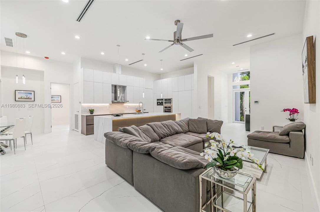 For Sale: $2,894,000 (4 beds, 4 baths, 2887 Square Feet)