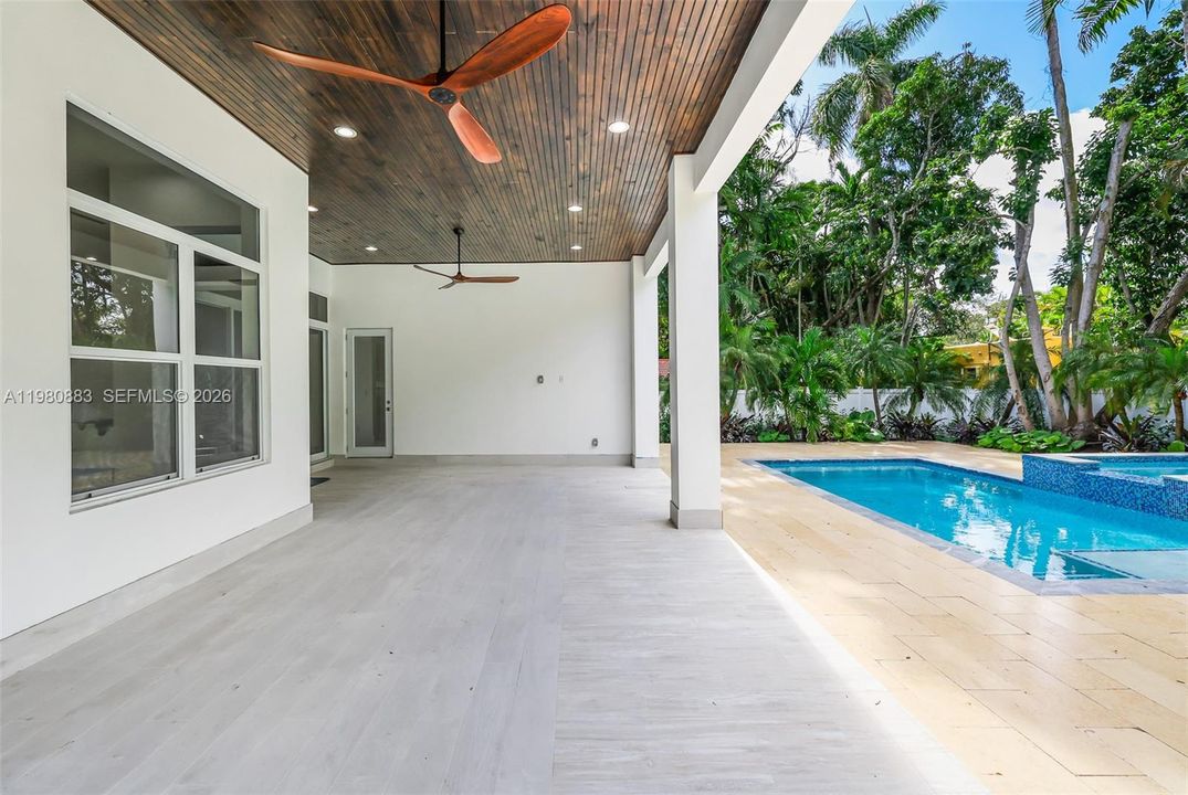 For Sale: $2,894,000 (4 beds, 4 baths, 2887 Square Feet)