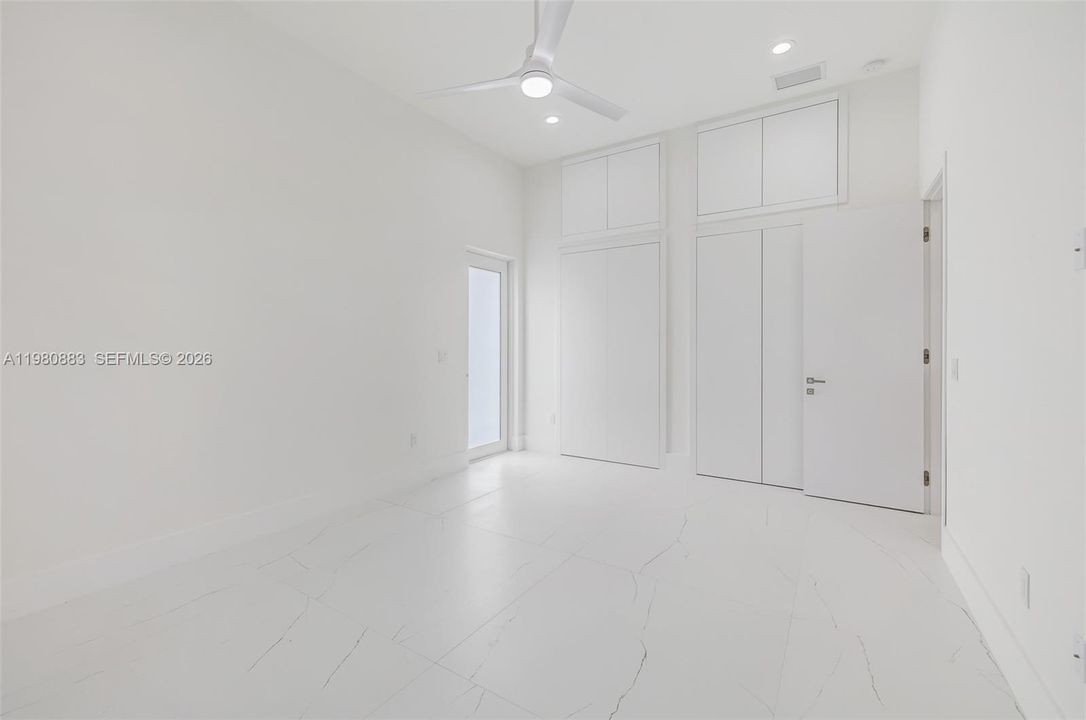 For Sale: $2,894,000 (4 beds, 4 baths, 2887 Square Feet)
