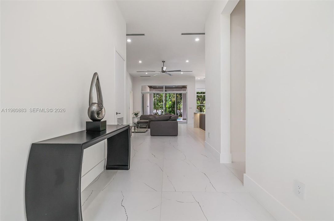 For Sale: $2,894,000 (4 beds, 4 baths, 2887 Square Feet)