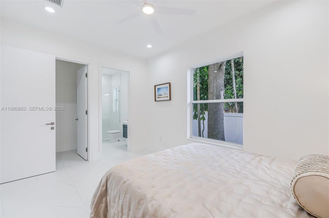 For Sale: $2,894,000 (4 beds, 4 baths, 2887 Square Feet)