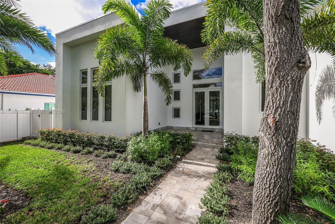 For Sale: $2,894,000 (4 beds, 4 baths, 2887 Square Feet)