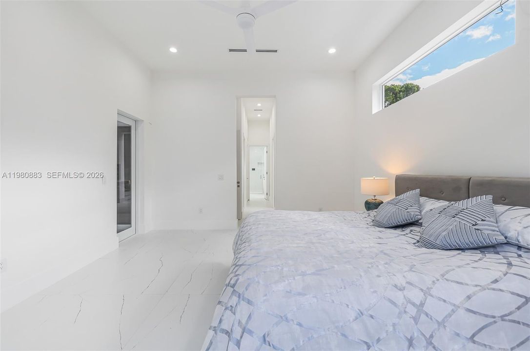 For Sale: $2,894,000 (4 beds, 4 baths, 2887 Square Feet)
