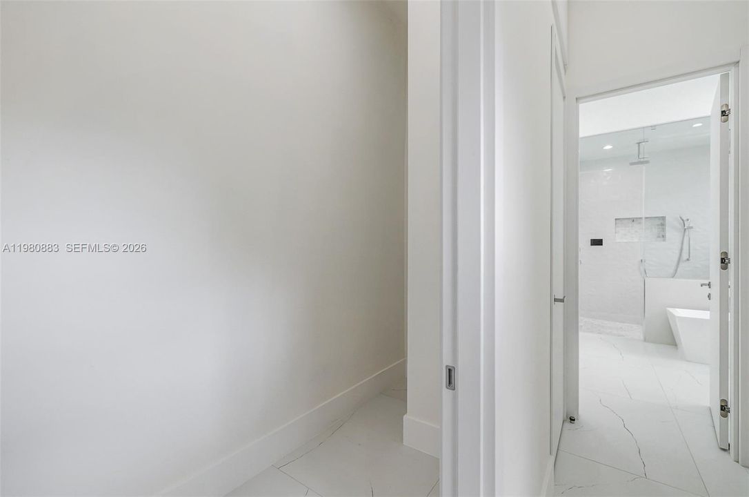 For Sale: $2,894,000 (4 beds, 4 baths, 2887 Square Feet)