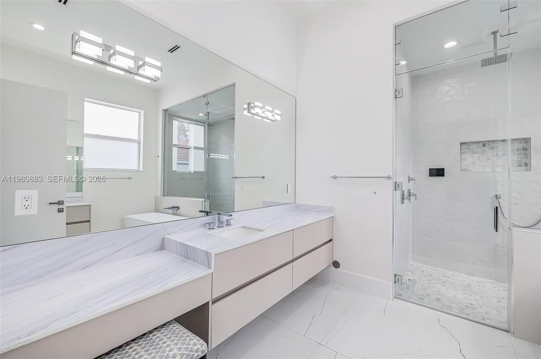 For Sale: $2,894,000 (4 beds, 4 baths, 2887 Square Feet)