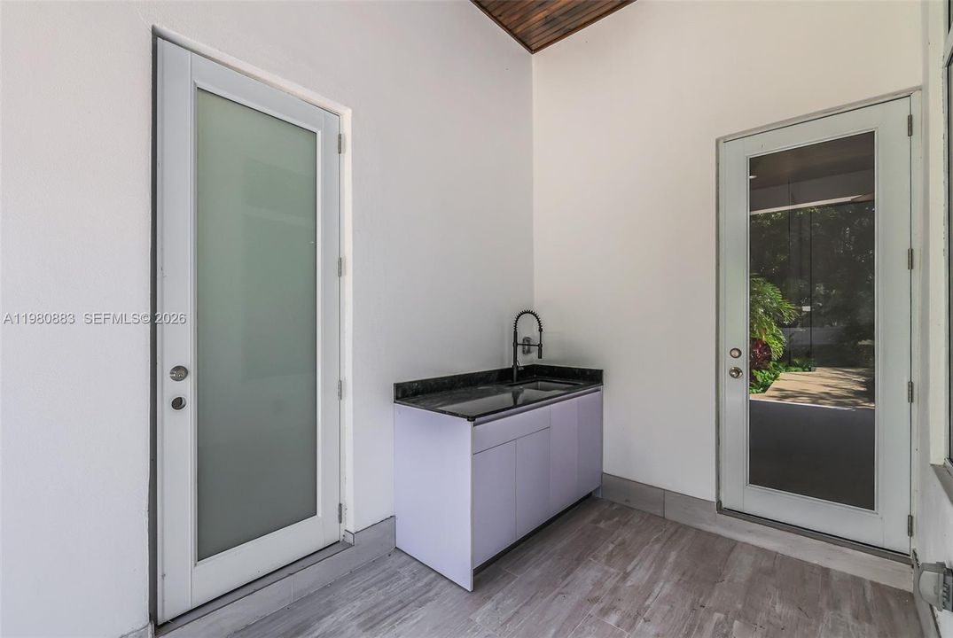 For Sale: $2,894,000 (4 beds, 4 baths, 2887 Square Feet)