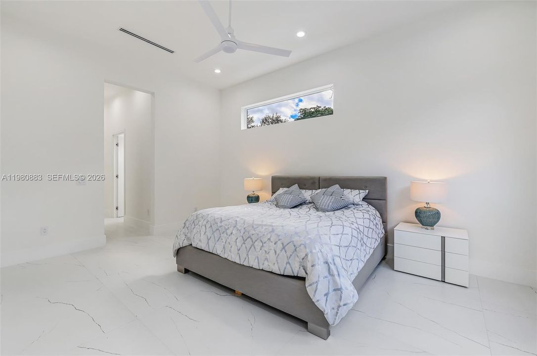 For Sale: $2,894,000 (4 beds, 4 baths, 2887 Square Feet)