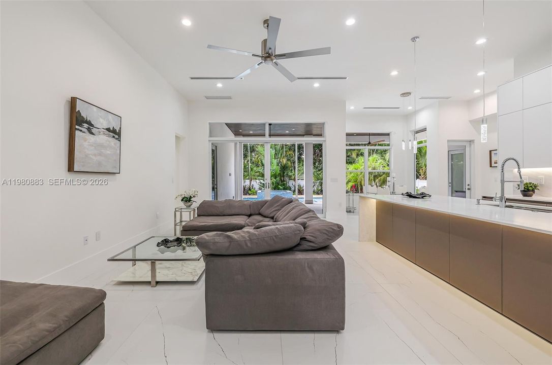 For Sale: $2,894,000 (4 beds, 4 baths, 2887 Square Feet)
