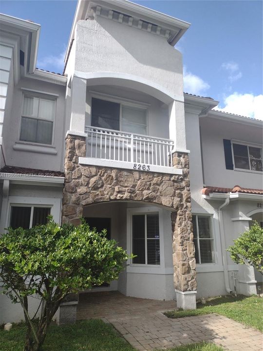 En Venta: $349,900 (3 camas, 2 baños, 1306 Pies cuadrados)