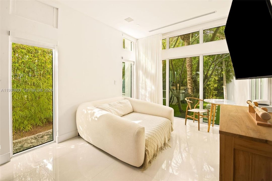 For Sale: $3,395,000 (5 beds, 5 baths, 0 Square Feet)