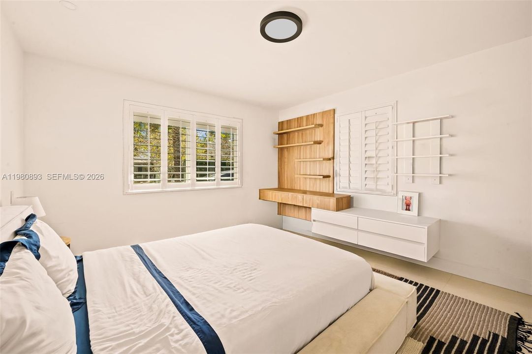 For Sale: $3,395,000 (5 beds, 5 baths, 0 Square Feet)