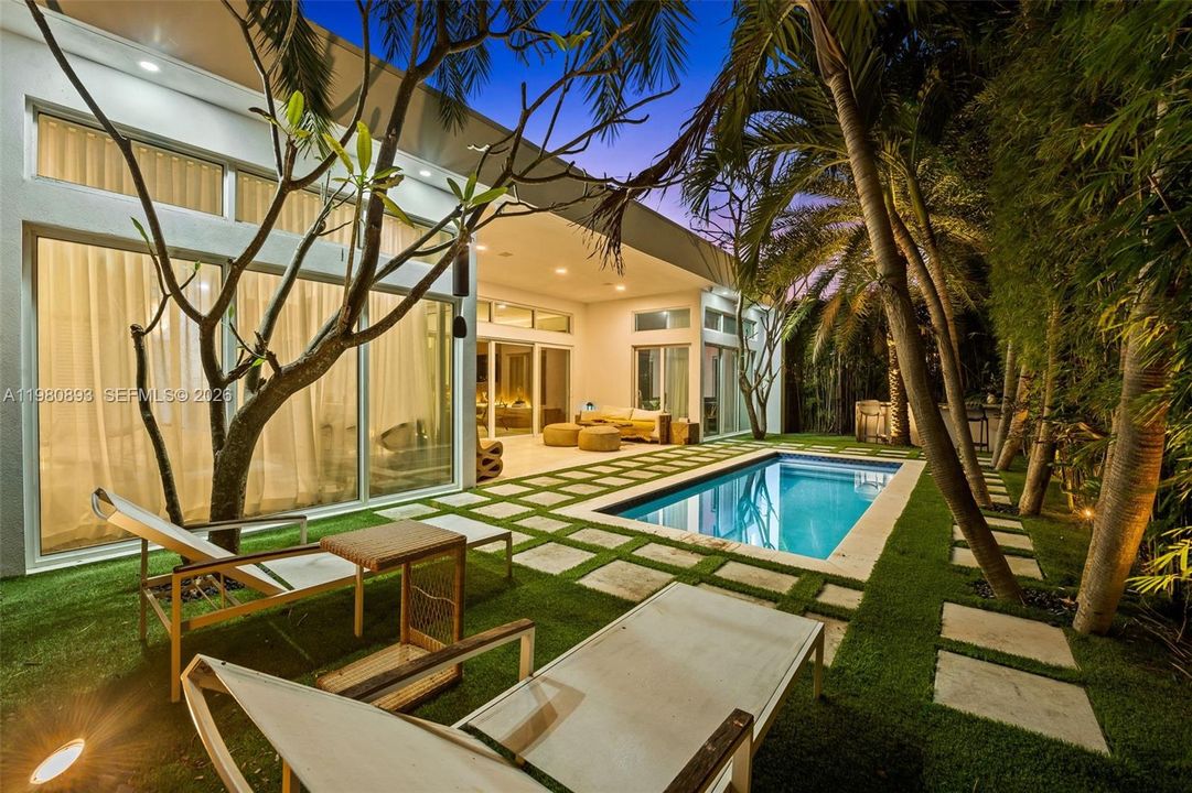 For Sale: $3,395,000 (5 beds, 5 baths, 0 Square Feet)