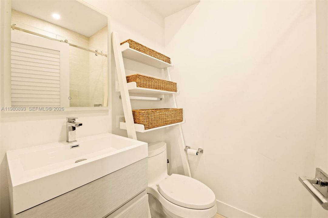 For Sale: $3,395,000 (5 beds, 5 baths, 0 Square Feet)