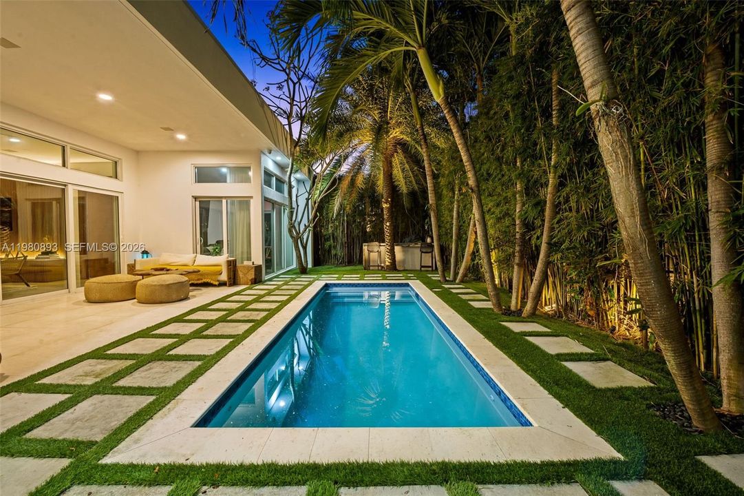 For Sale: $3,395,000 (5 beds, 5 baths, 0 Square Feet)
